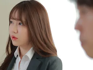 Cô gái ngực khủng nhất được đưa đến tận cửa, bị kích thích và quan hệ hai lần. Một từ là lẳng lơ...