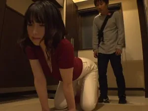 Cô chị dâm đãng gạ địt bồ của em gái